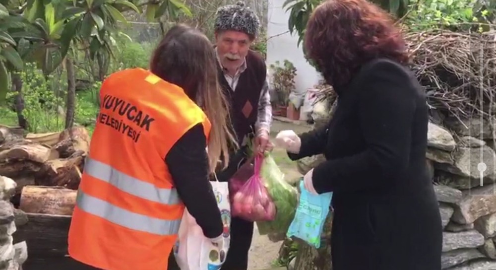 Kuyucak’ta sokağa çıkamayan vatandaşlara 24 saat hizmet 