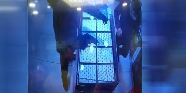 Kuyumcuda silahlı soygun girişimi anbean kaydedildi!