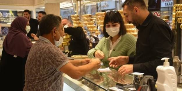 Kuyumculara akın başladı! Herkes bunu yapıyor