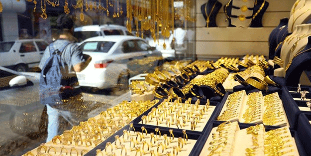 Kuyumcuyu bu kez kuyumcu soydu