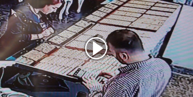 Kuyumcuyu sahte altınla dolandırdı