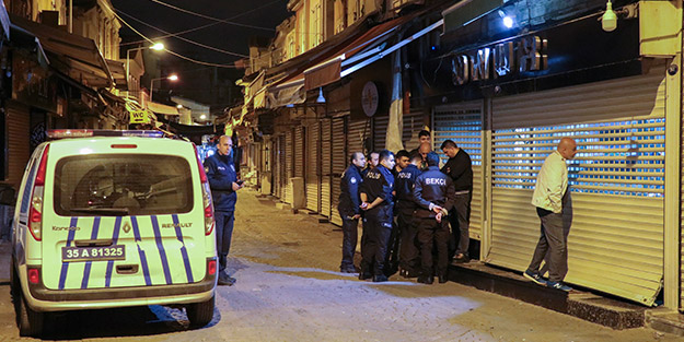 Kuyumcuyu soymaya çalışan hırsızlara alarm engeli!