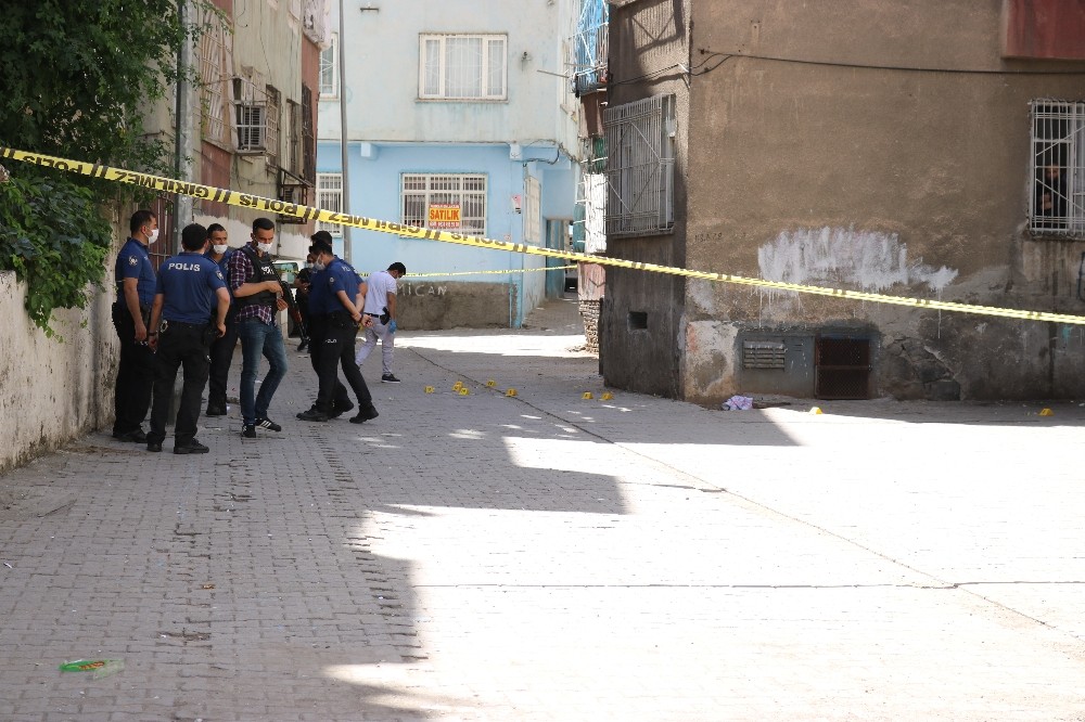 Kuzenler arasındaki husumette kan aktı: 1’i ağır 2 yaralı 