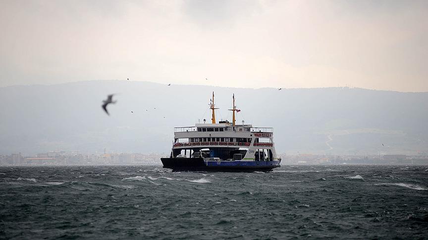 Kuzey Ege'de deniz ulaşımına fırtına engeli