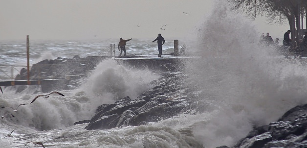 Kuzey Ege'de kuvvetli lodos