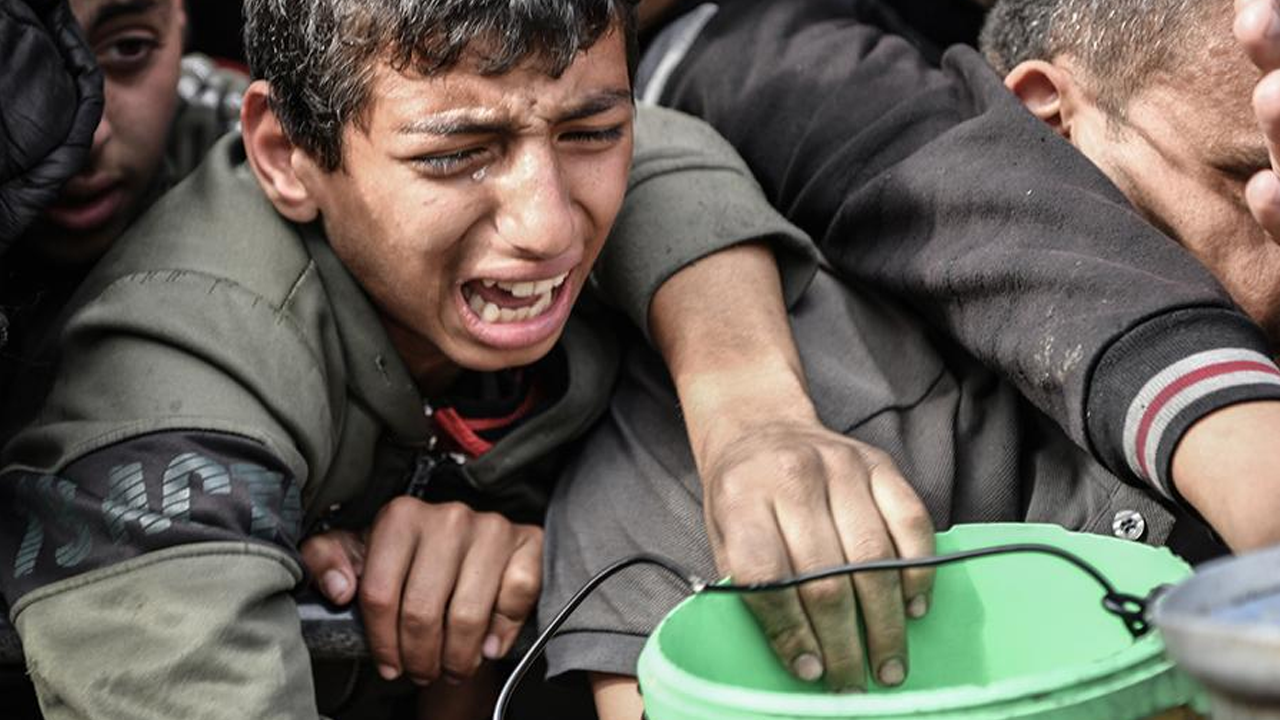 'Kuzey Gazze'deki siviller dünyanın gözü önünde açlıktan ölüyor'