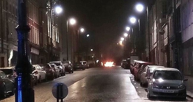 Kuzey İrlanda’da şüpheli araçta patlama