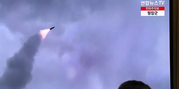 Kuzey Kore duyurdu! 2022'yi füze ateşleyerek kapattı! Dünyada 'süpersonik füze yarışı' hız kesmeden sürüyor