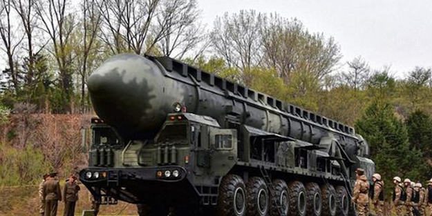 Kuzey Kore 'en güçlü' füzesini böyle test etti