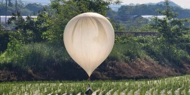 Kuzey Kore, Güne Kore’ye saldırdı! Yüzlercesi peş peşe havalandı