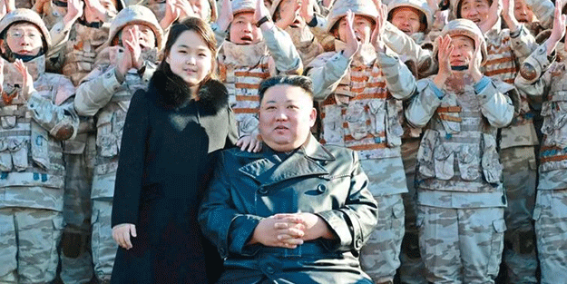 Kuzey Kore lideri Kim'in askeri ziyaretlerine kızı da katılıyor