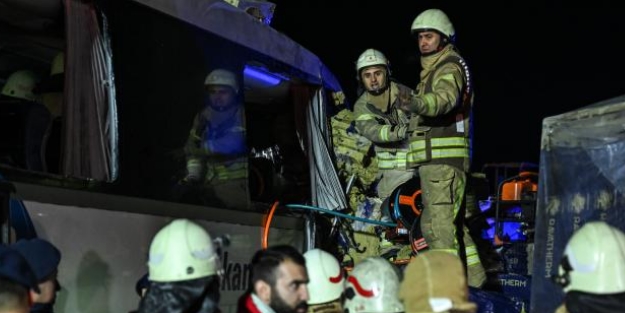 Kuzey Marmara Otoyolu’nda otobüs ile tır çarpıştı