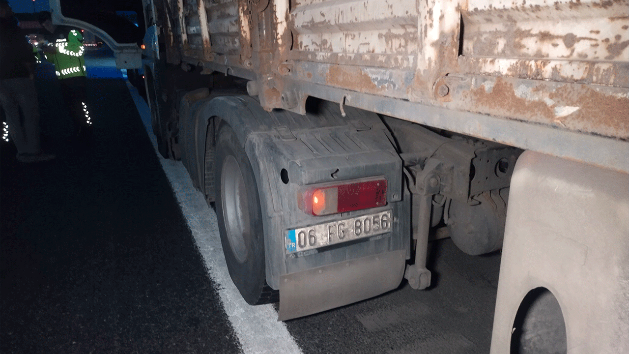 Kuzey Marmara Otoyolu'nda zincirleme kaza! Kamyon ve tırlar çarpıştı