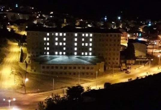 KYK binasına gece yazılan 1919 yazısı ilgi gördü 