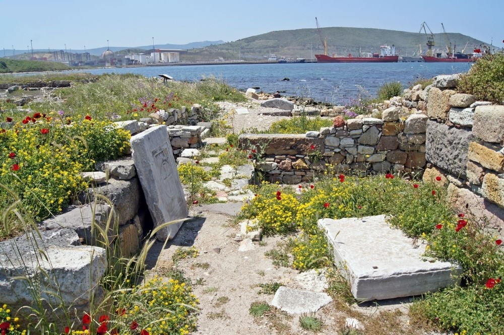Kyme’de sit derecesini düşüren kararda Büyükşehir imzası 