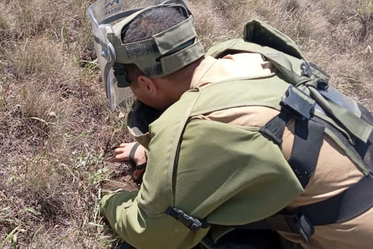 Laçın'da bine yakın mayın imha edildi