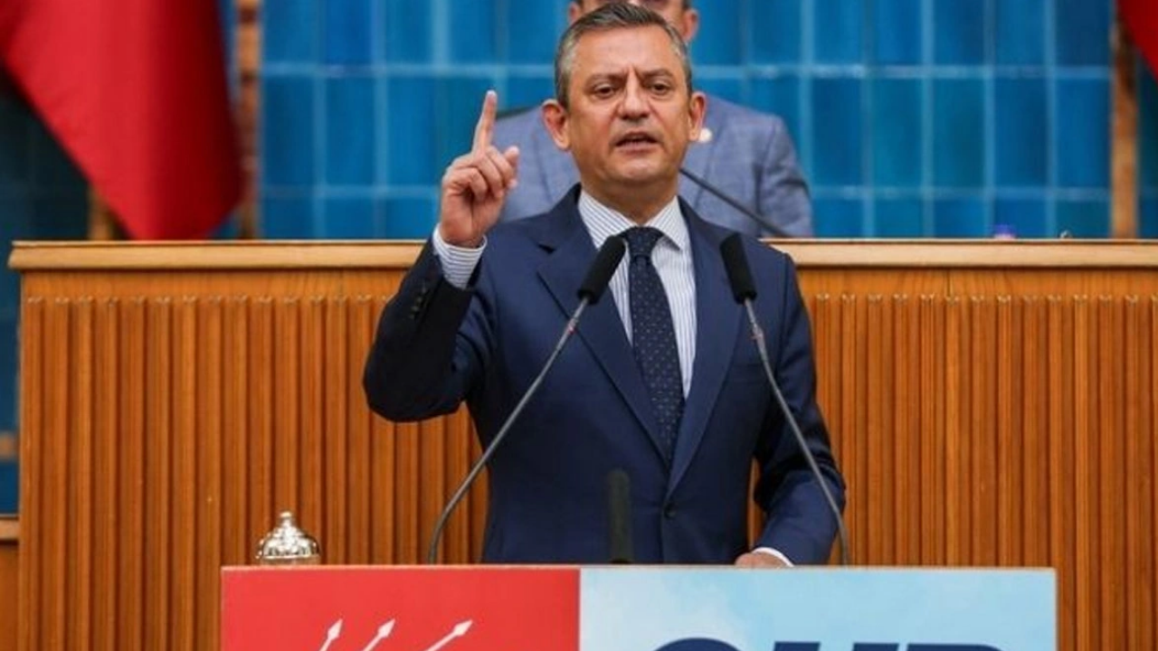 Lahana şovunu Meclise taşıdı! Özgür Özel’den ATV muhabirine ilginç çıkış