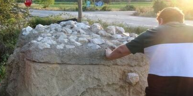 Lahit sanılıyordu ama… Yol kenarında bulunan yapının sırrı çözüldü