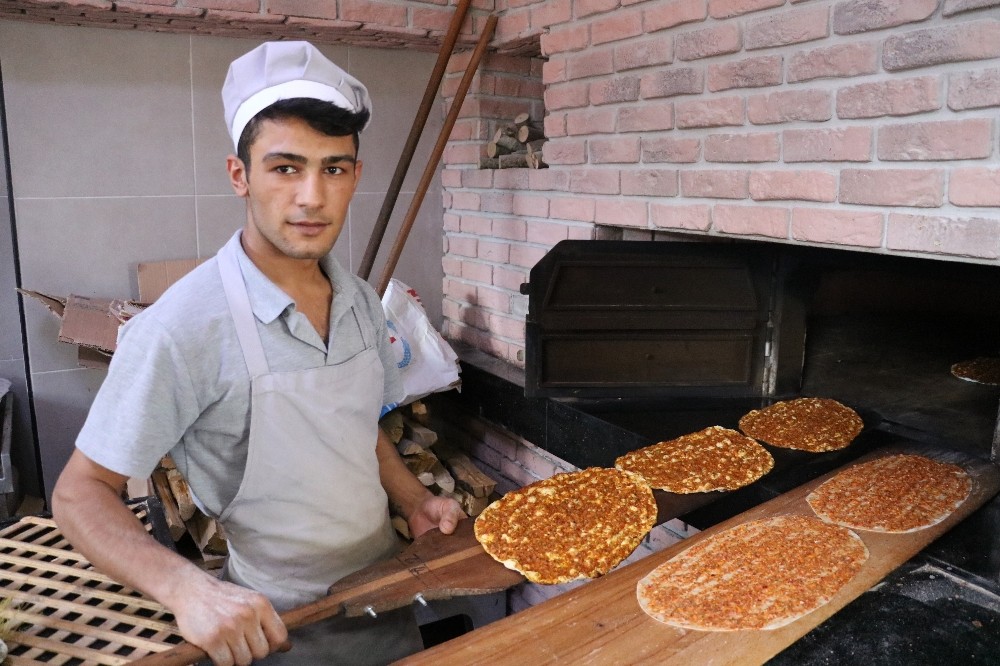 Lahmacun sevenler sınırlarını zorladı 