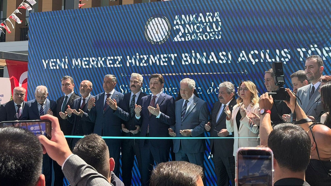 Laikçiler küplere bindi! Barodan dualı açılış