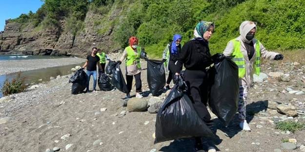 'Laikçilerin çöpü'nü AK Partili gençler topladı