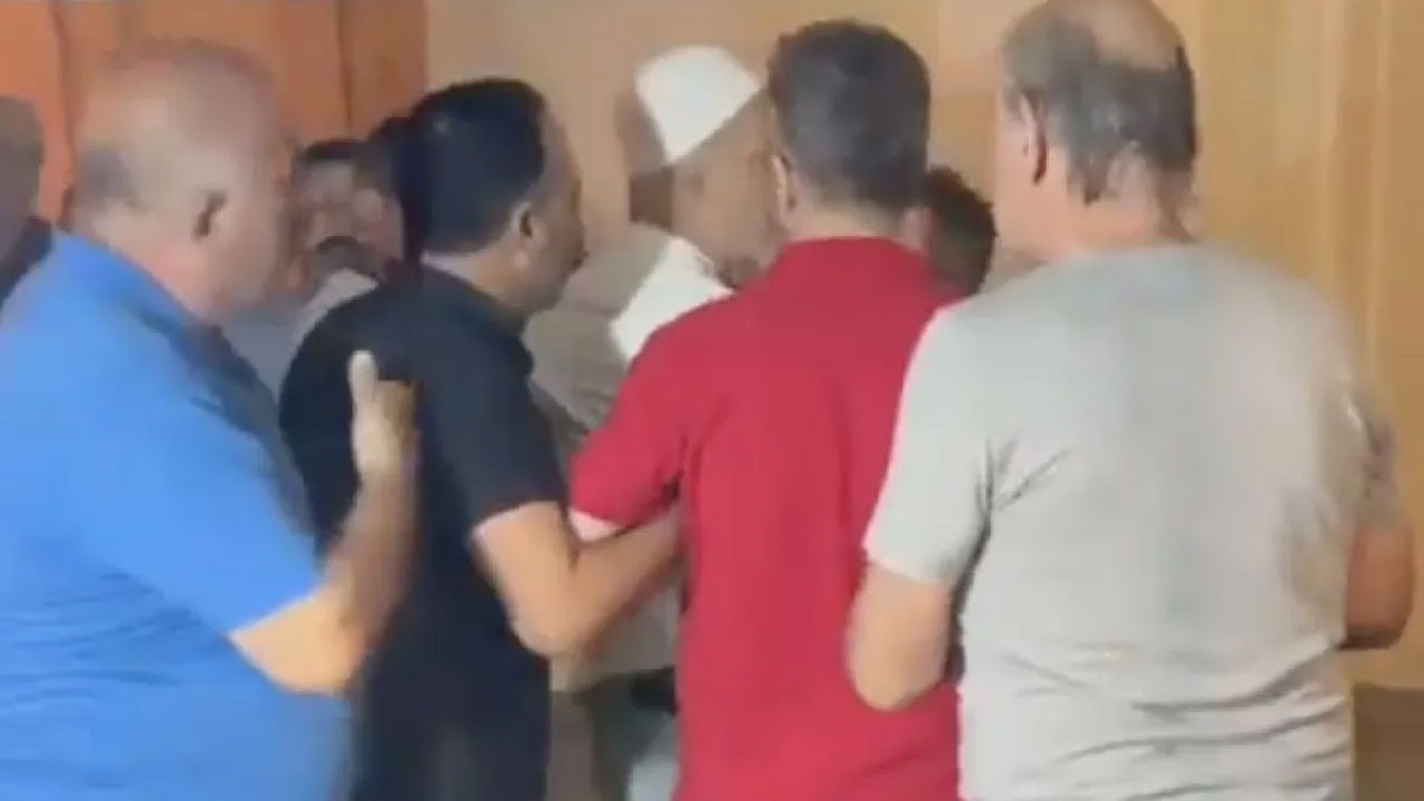 Laiklik elden gidiyeah! CHP’den Mevlid Kandili’nde Mustafa Kemal posteri