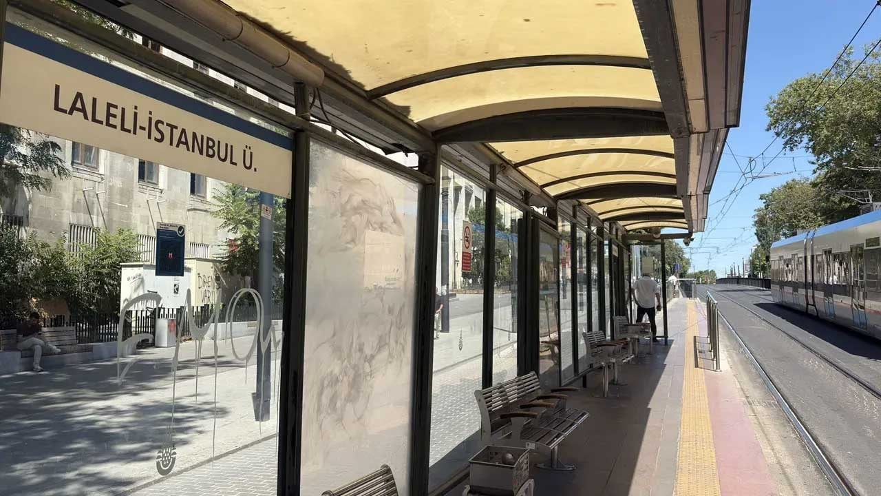 Laleli'de korkunç olay! Çocuk tramvayın altında vefat etti