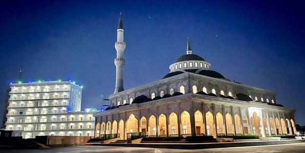 Lambaları dahi Türkiye'den götürüldü! Türk mimarlar tasarladı