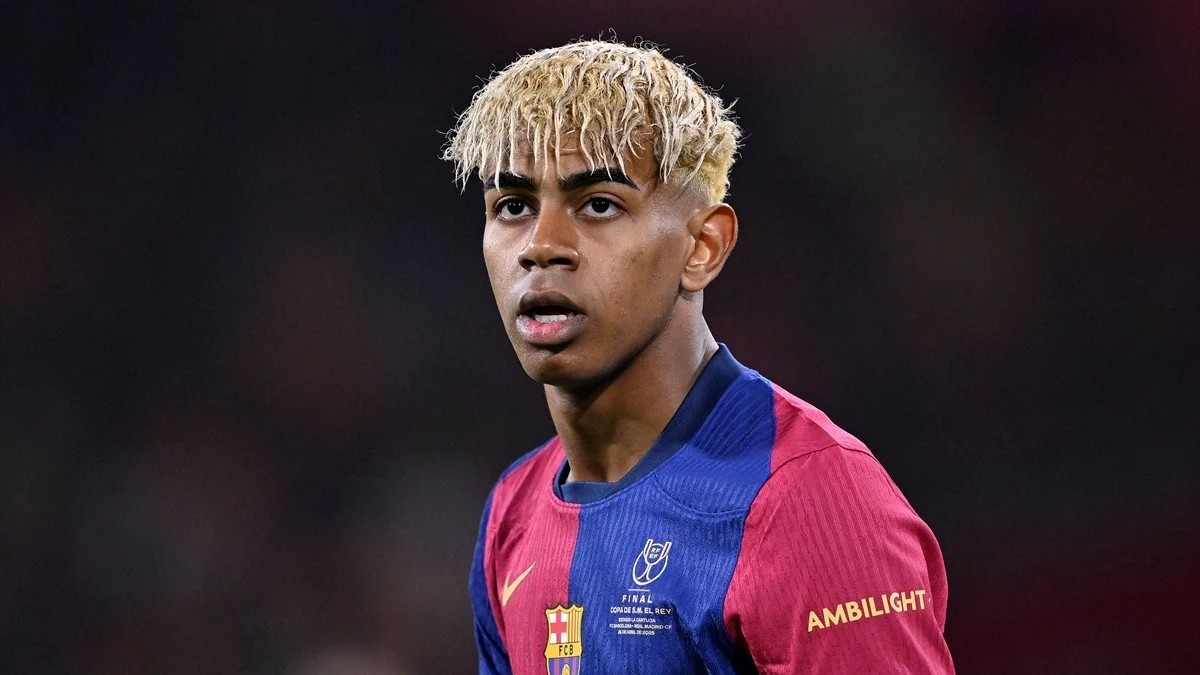 Lamine Yamal imzayı attı