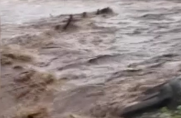 Lan Tayfunu o ülkeyi vurdu: 20 yaralı