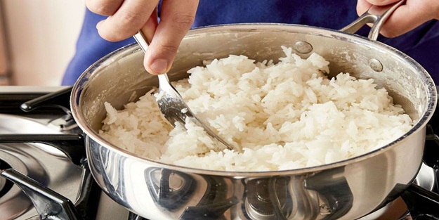 Lapa olan pilavı değerlendirmenin yolları