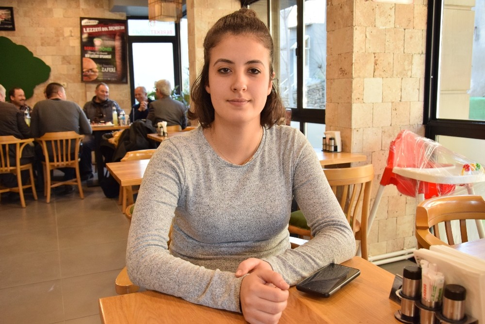 Lapseki Arıcılar Derneği Başkanı Kübranur Demirtaş oldu 