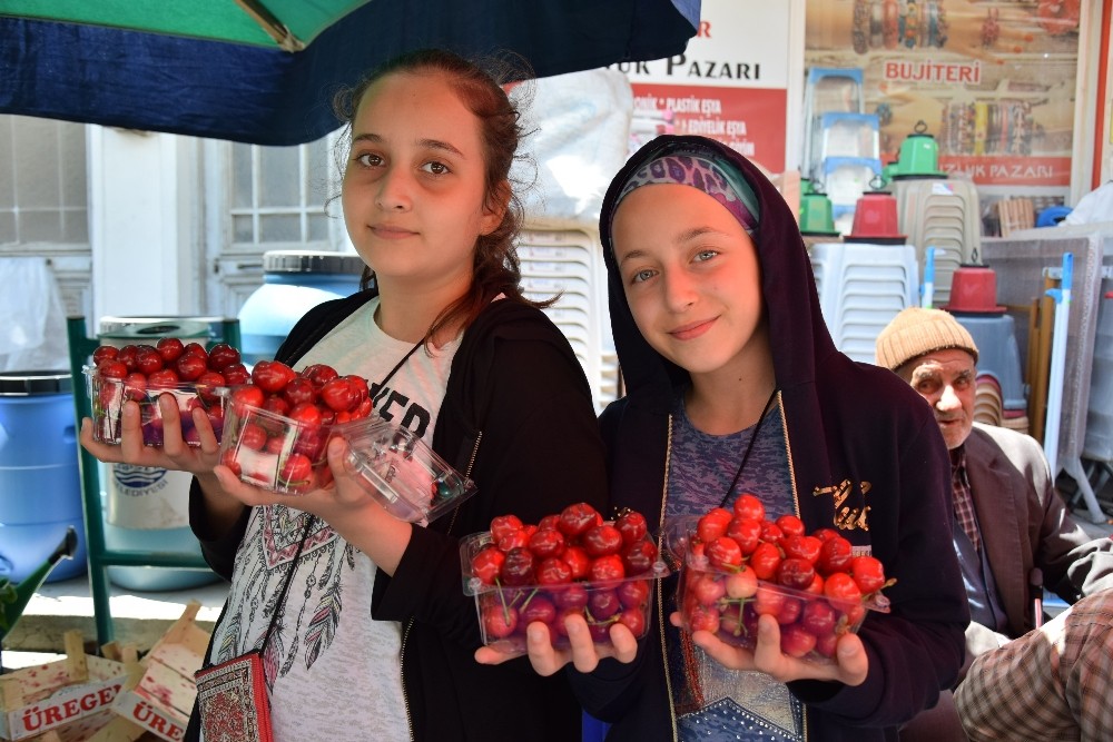 Lapseki kirazı 20 liradan tezgahlarda 