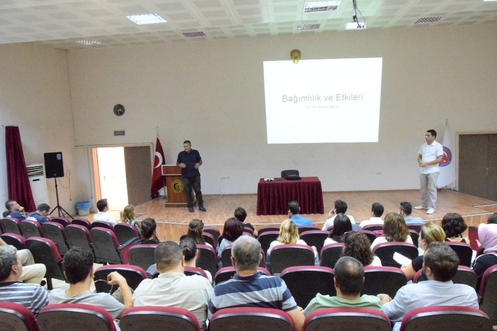 Lapseki MYO’da ’Bağımlılık ve Etkileri Semineri’ 