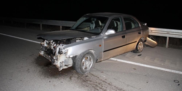 Lastiği patlayan araç kaza yaptı: Yaralılar var