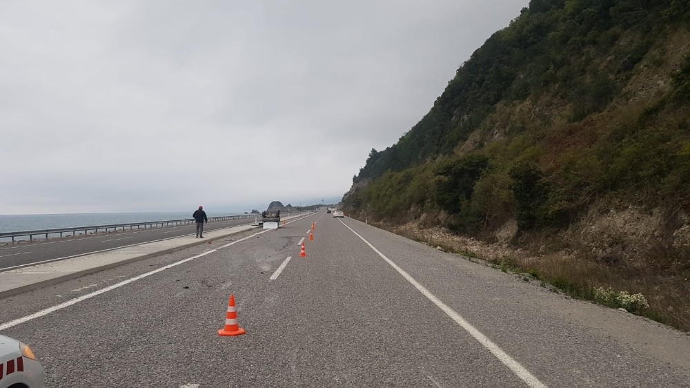 Lastiği patlayan araç takla attı: 1 yaralı 