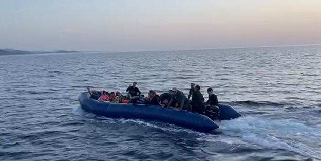 Lastik bot içerisinde 19’u çocuk 39 kaçak göçmen yakalandı