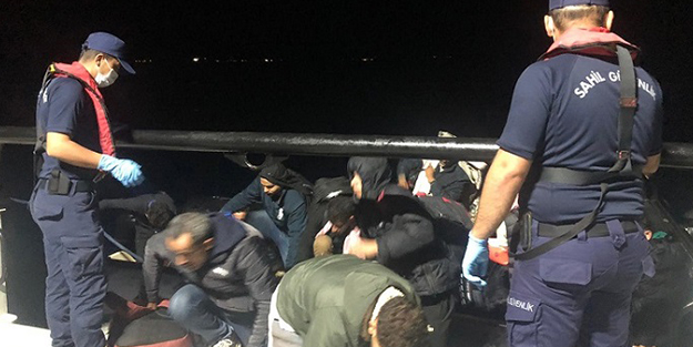 Lastik botla Yunanistan'a geçmeye çalışırken yakalandılar