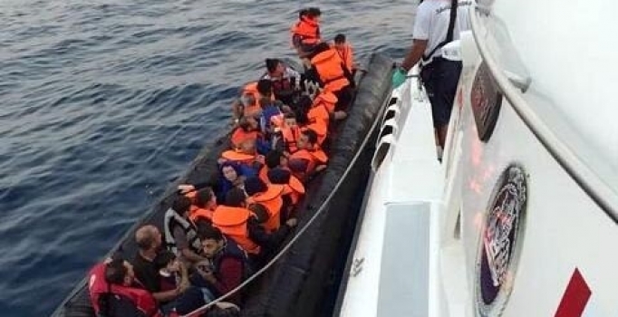Lastik botta 55 kaçak yakalandı