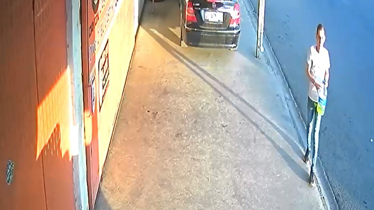 Lastik dükkanını kundakladı! Güvenlik kameraları kaydetti