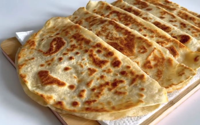 Lavaştan peynirli gözleme: Dışardan alan vazgeçti! 'Bugün ne pişirsem' diyenlere tok tutan ve 5 dakika yeterli!