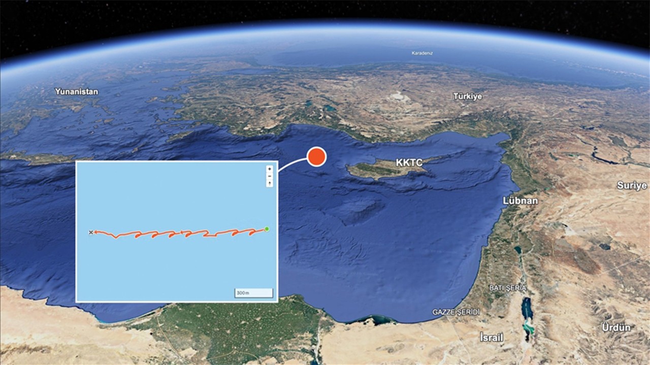 Le Monde bir askerin uygulamasını kullanarak uçak gemisinin yerini saptadı Bütün dünyanın diline düştü