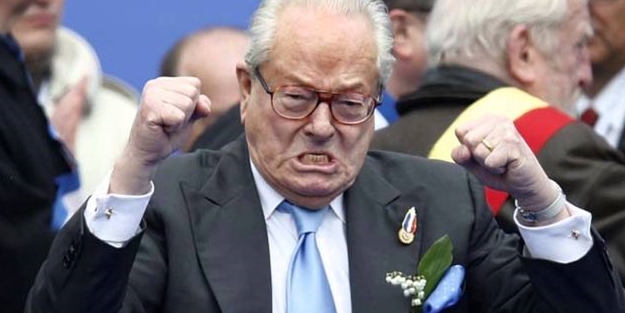 Irkçı lidere tazminat cezası