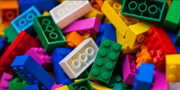 Lego! Dünyaca ünlü oyuncak markası sürdürülebilirlik soru ile karşı karşıya: Doğru materyali maalesef bulamadı