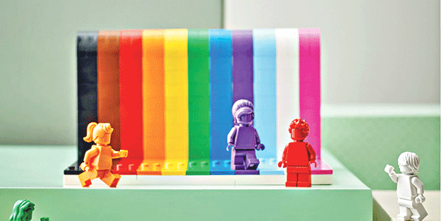 LEGO’dan eşcinsel oyuncaklar