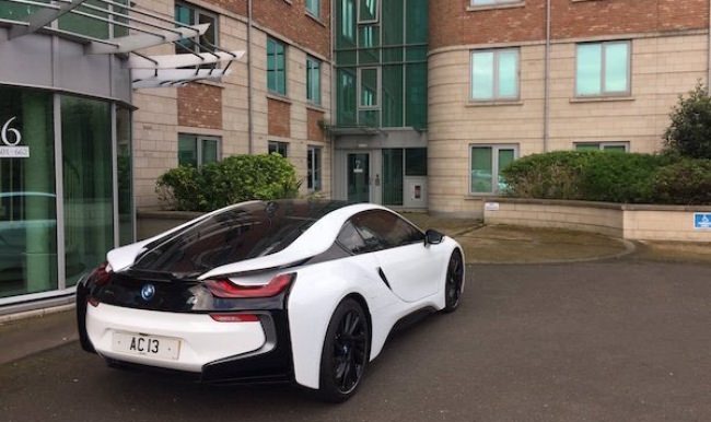 Leicester City başkanından Riyad Mahrez'e yeni araba