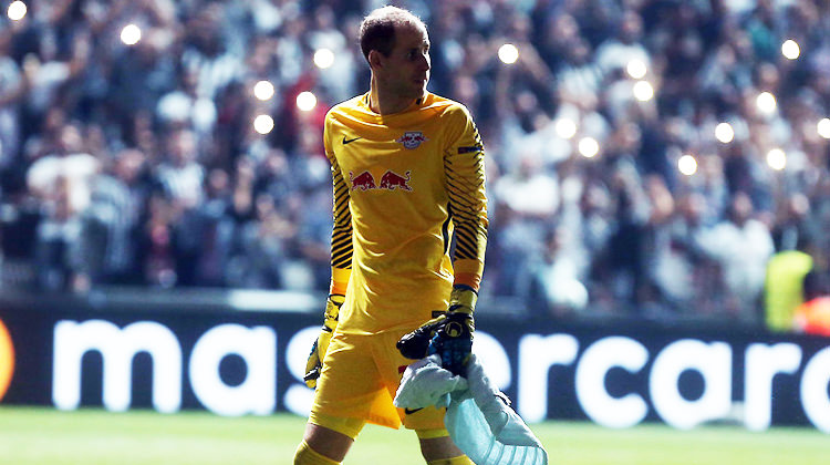 Leipzig kalecisine şarkılı gönderme!