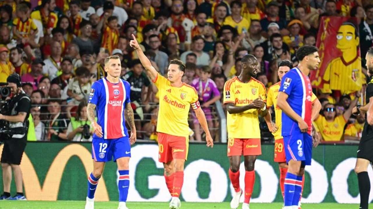 Lens, 10 kişiyle PSG’yi devirdi: Süper Kupa’nın sahibi oldu