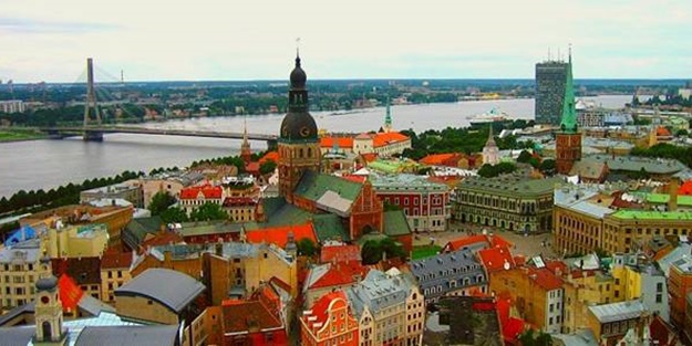 Letonya'da hükümet istifa etti