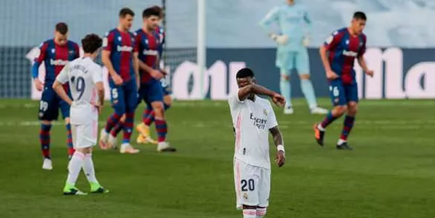 Levante Real Madrid'i evinde yıktı